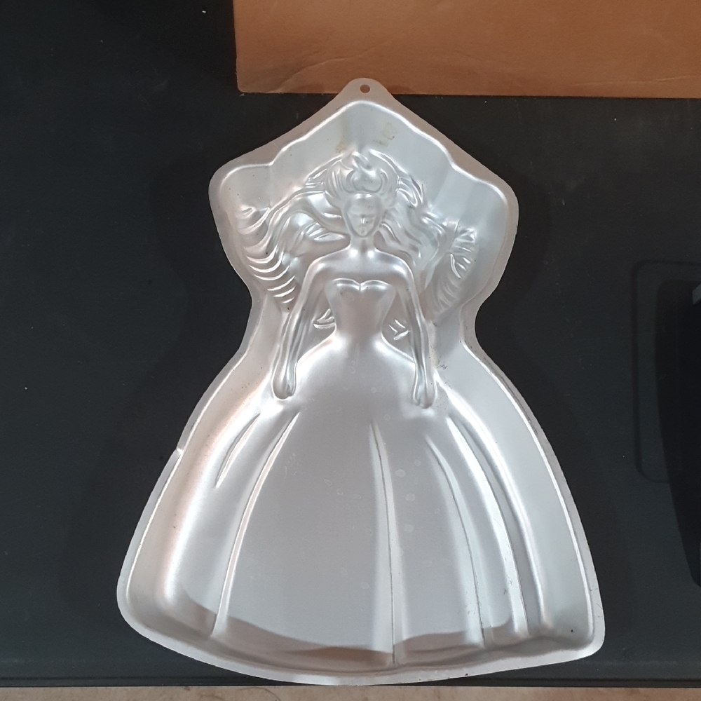 Vintage Barbie Mattel Princess Shaped Cake Mold - Picture 3 of 7